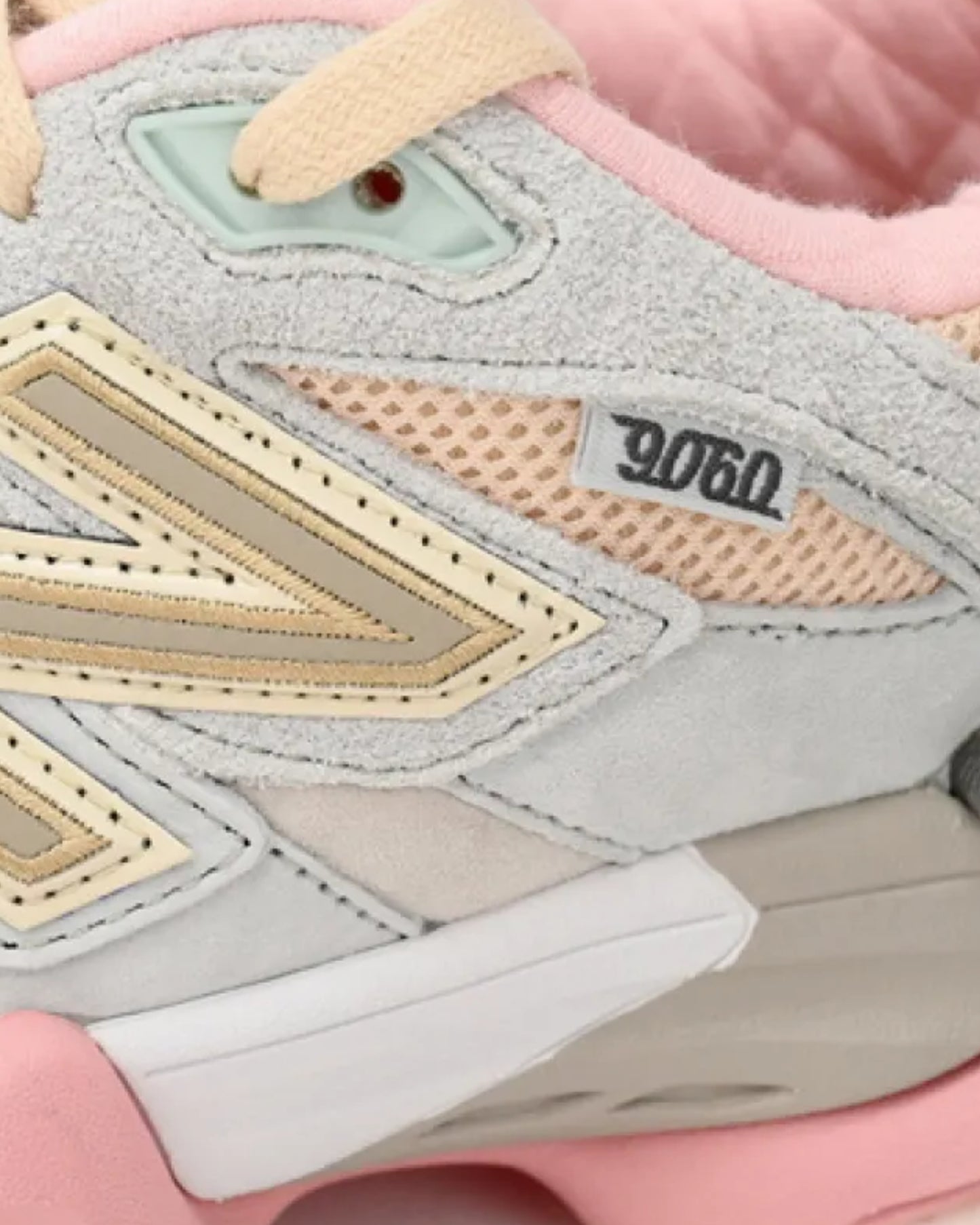 New Balance 9060 Blackish Green